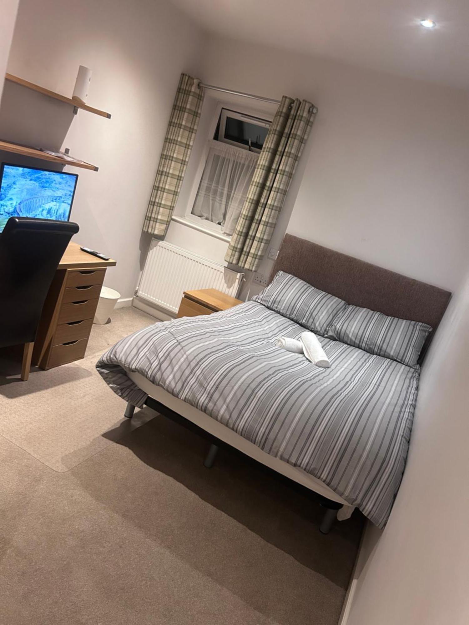 Seaford Guest House Xxx Stoke-on-Trent Экстерьер фото