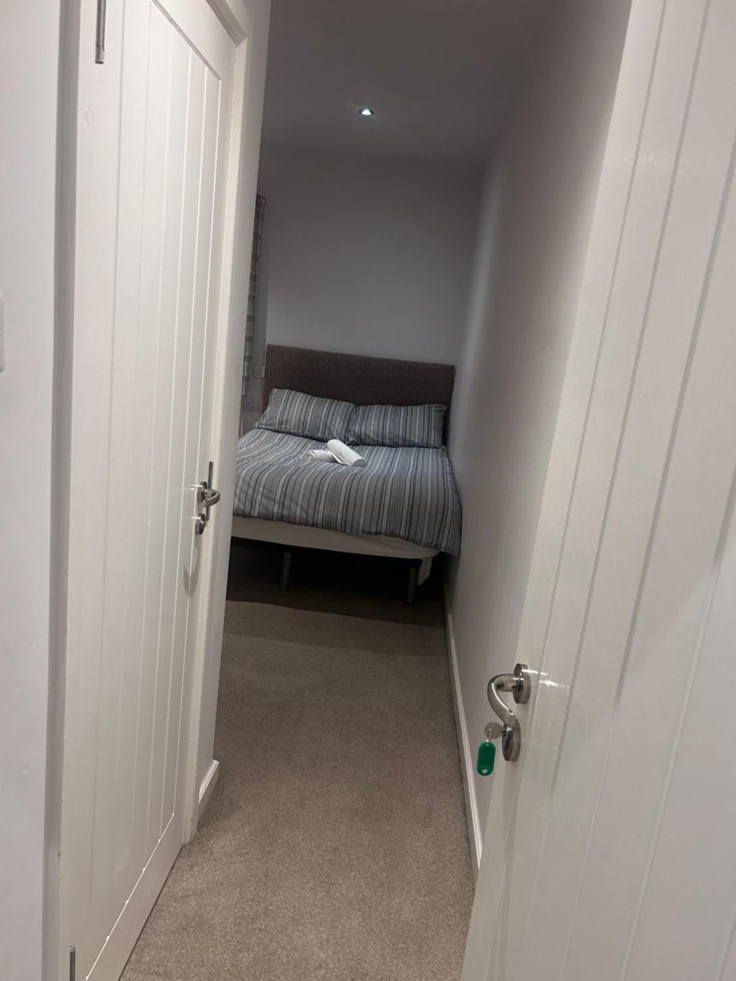 Seaford Guest House Xxx Stoke-on-Trent Экстерьер фото