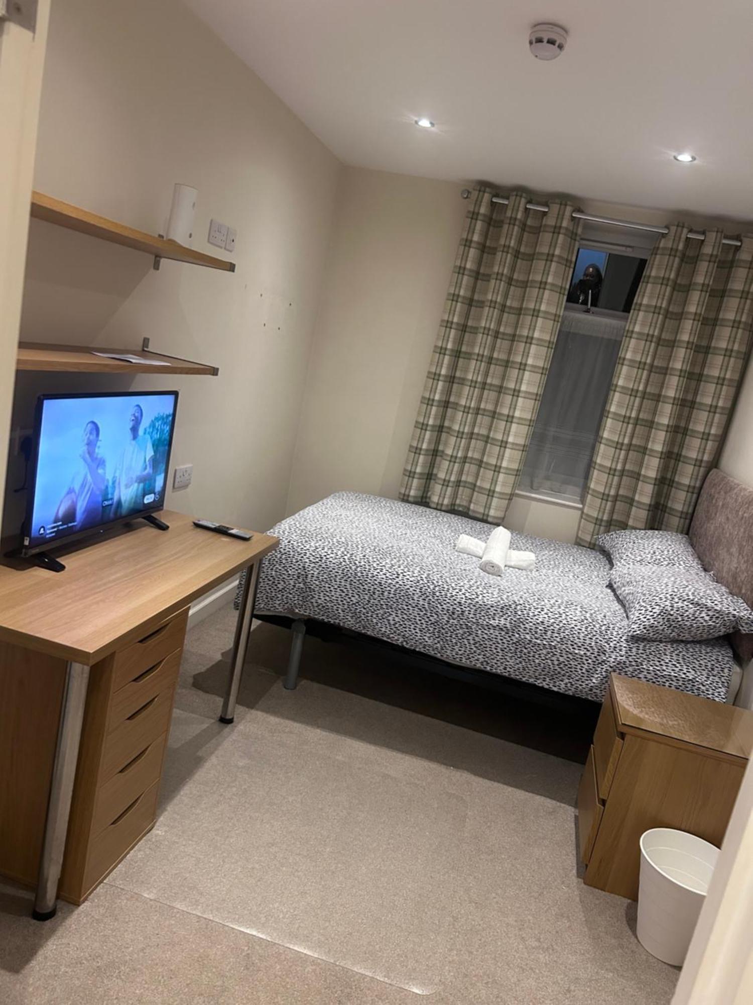 Seaford Guest House Xxx Stoke-on-Trent Экстерьер фото