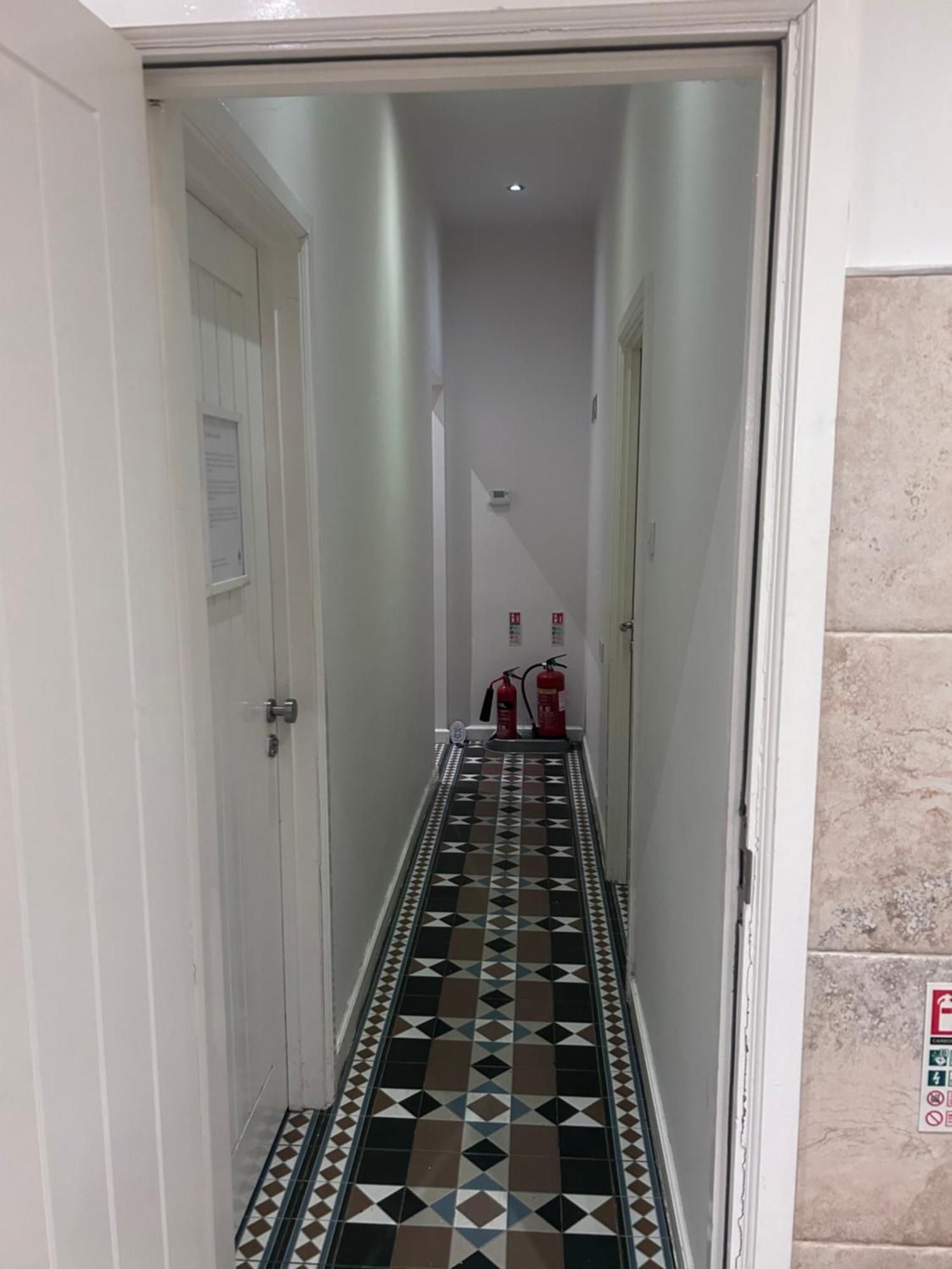 Seaford Guest House Xxx Stoke-on-Trent Экстерьер фото